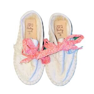 Zara baby white eyelet tie front espadrilles